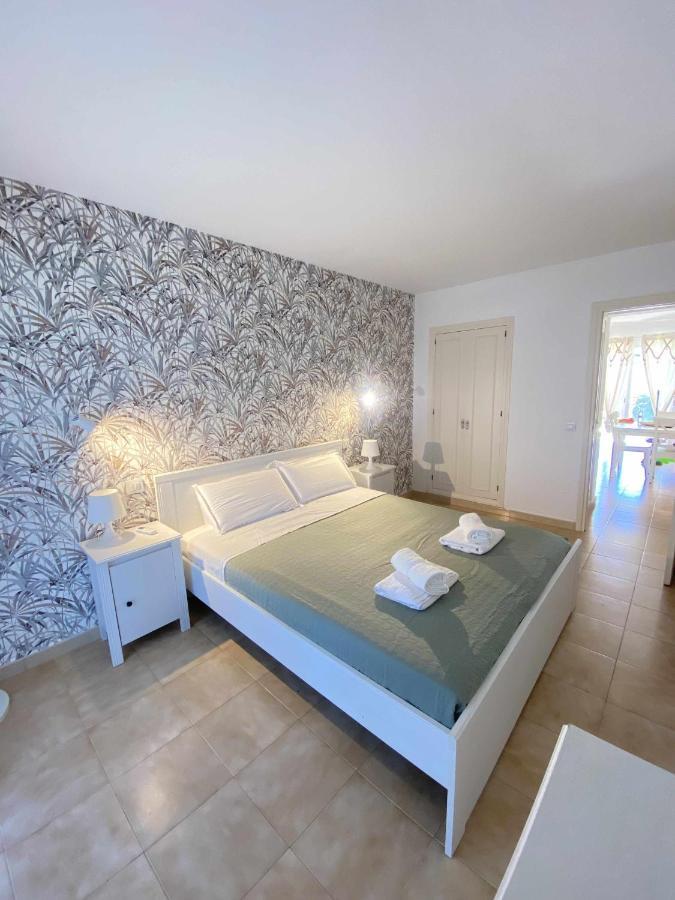 Apartamento Bajo Con Piscina Macarella Cala'N Blanes  Exteriör bild